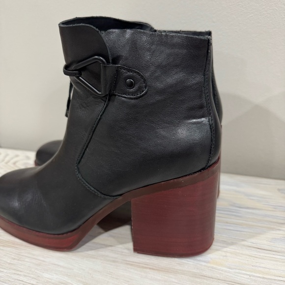 Kork-ease Mertle Black Leather Chunky Square Toe Block Heel Ankle Boots Sz 9.5 - Picture 2 of 15